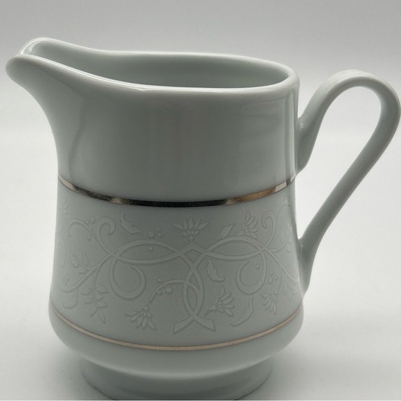 Chris Madden Home Collection Montalira Gold Creamer JC Penney China 3”x3.5” - Picture 6 of 14